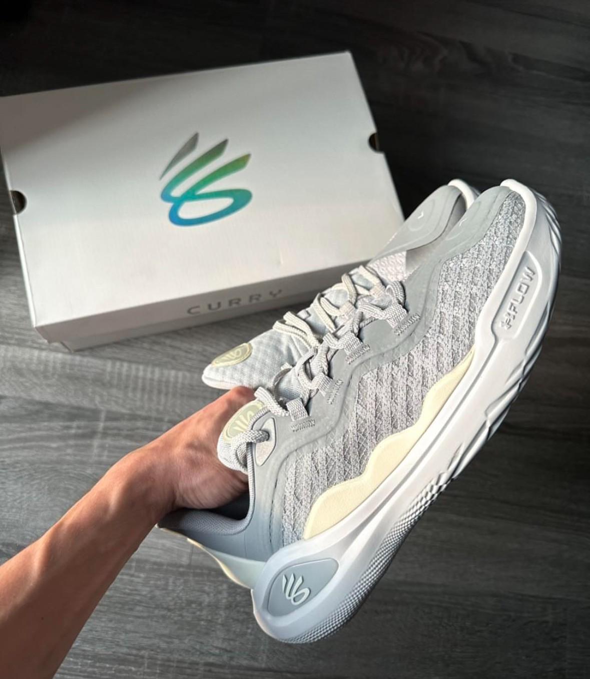 基础色的库里11还是百搭